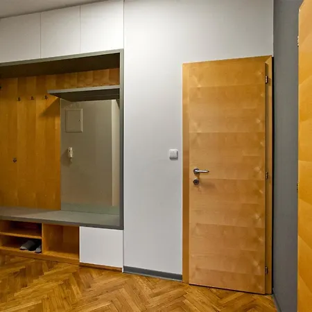 Apartment Close To City Centre - Hillside 11 Prague