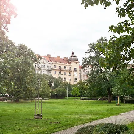 Close To City Centre - Hillside 11 Apartment
